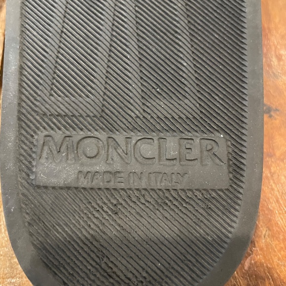 Moncler Uni-sex Slides Older Traditional Logo/Red/White/Blue Sz 41/M-8/W10 main image 6